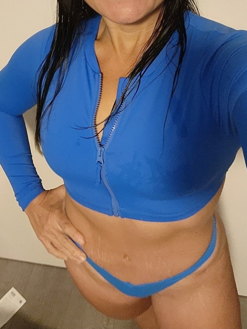 Long-Sleeve Zip Crop Bikini Set in Electric Blue